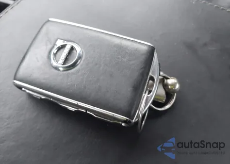 2017 Volvo S90 T6 Inscription из США, поврежденный, VIN YV1A22ML2H1006803